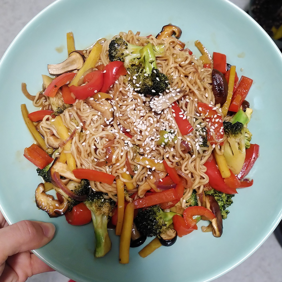 asia-nudeln-mit-gemuese