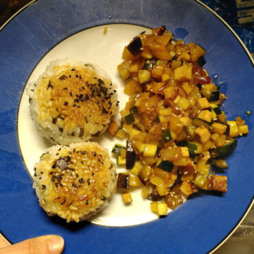 japanische-onigiri-reisbaellchen