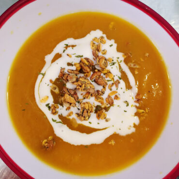 kuerbissuppe-mit-crunchy-croutons